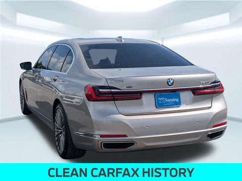 Used 2021 BMW 750i xDrive w/ Executive Package AWD/4WD image 3