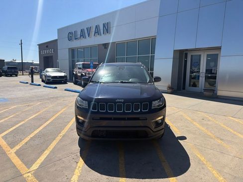 Used 2020 Jeep Compass Latitude FWD image 2