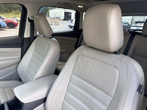 Used 2019 Ford Escape Titanium FWD image 21
