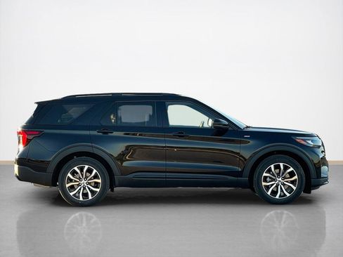 New 2026 Ford Explorer ST-Line RWD image 9