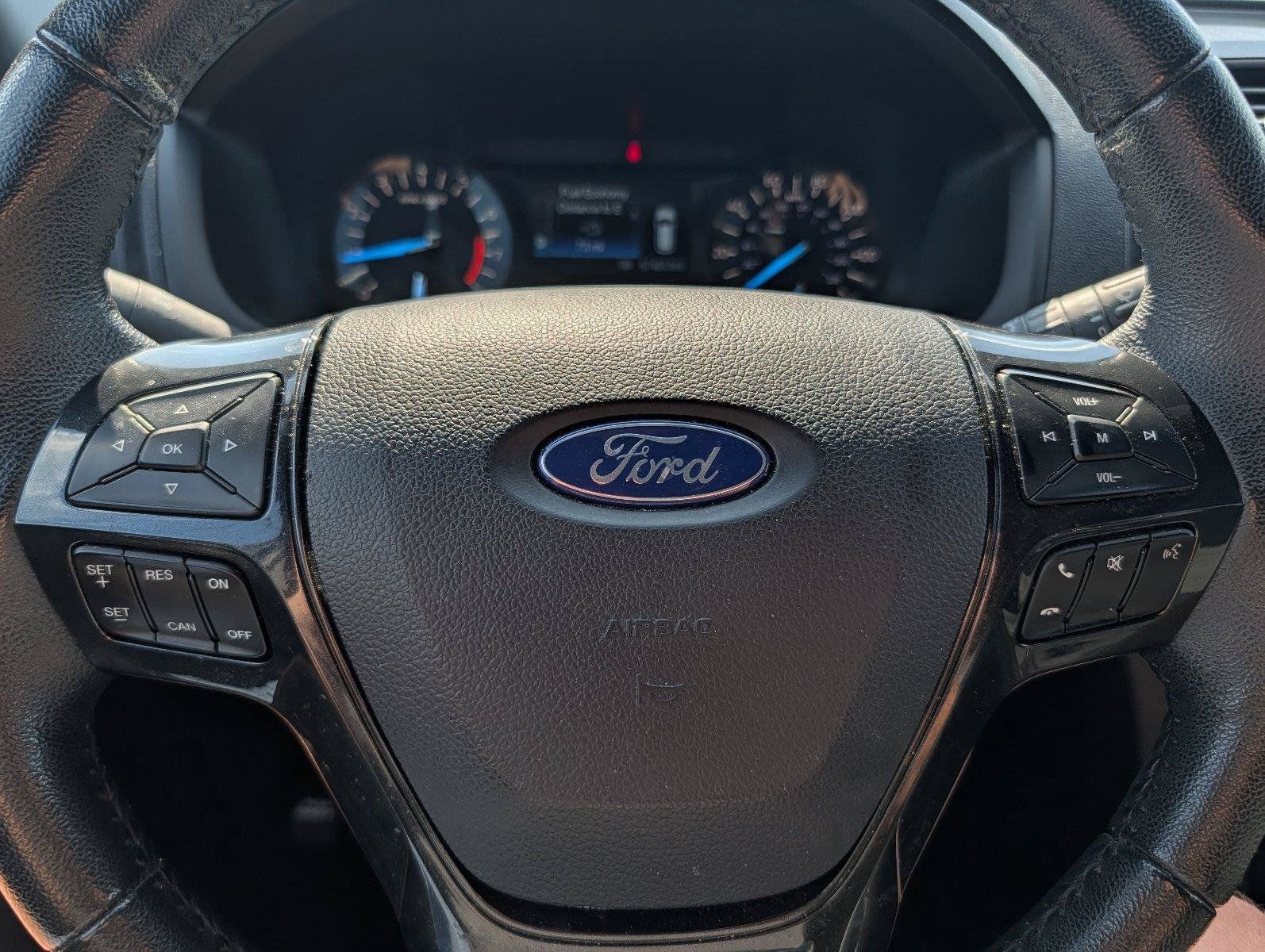 Used 2018 Ford Explorer XLT FWD image 22