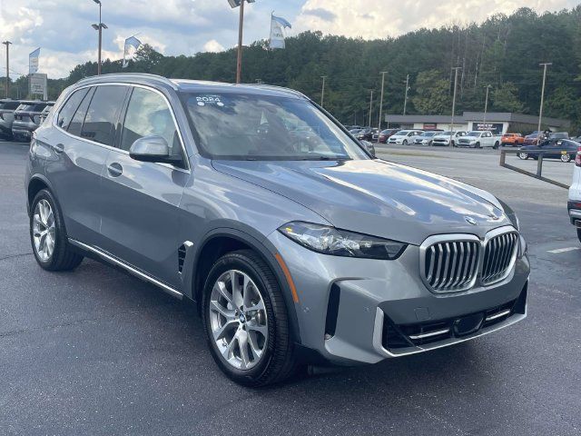 Used 2024 BMW X5 xDrive40i w/ Parking Assistance Package AWD/4WD image 6