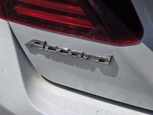 Used 2017 Honda Accord EX-L image 10