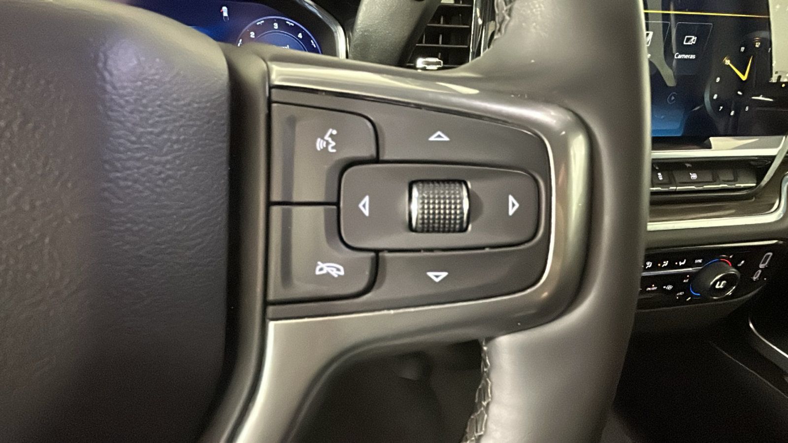 Used 2024 Chevrolet Silverado 1500 LT AWD/4WD image 19