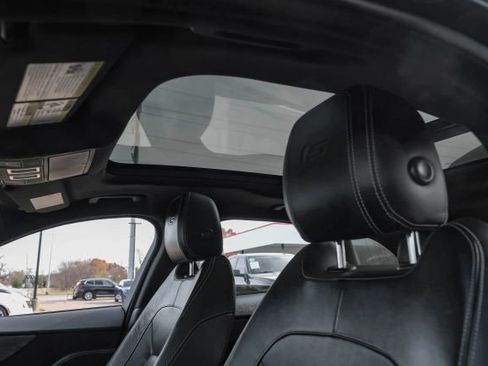 Used 2018 Jaguar F-PACE S image 5