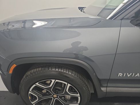 Used 2024 Rivian R1S Adventure AWD/4WD image 36