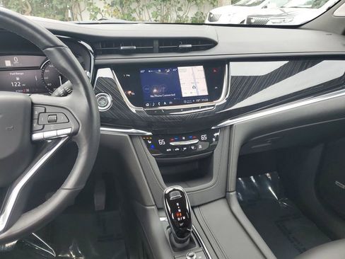 Used 2021 Cadillac XT6 Premium Luxury image 17