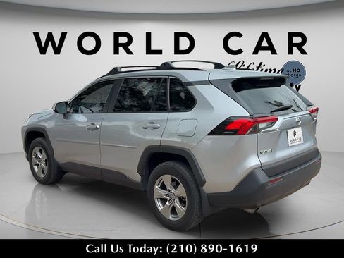 Used 2024 Toyota RAV4 XLE w/ Convenience Package image 4