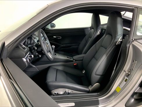 Used 2025 Porsche 718 Cayman RWD image 5