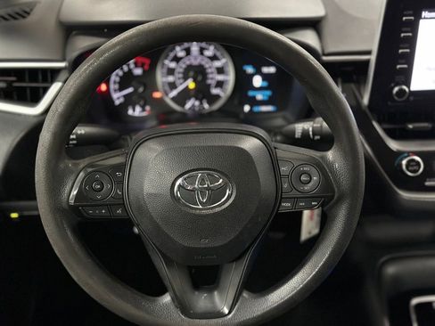 Used 2021 Toyota Corolla LE FWD image 3
