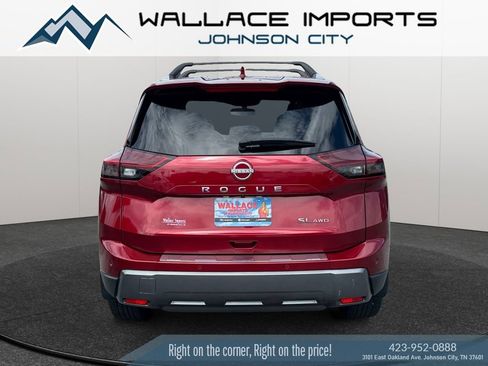 Used 2025 Nissan Rogue SL AWD/4WD image 4