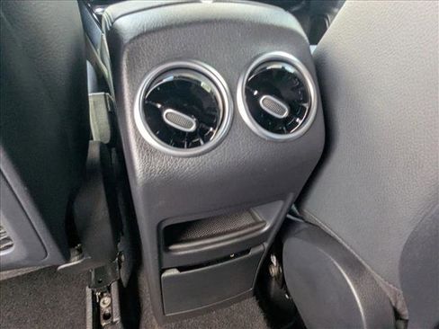 Used 2025 Mercedes-Benz GLA 250 image 14