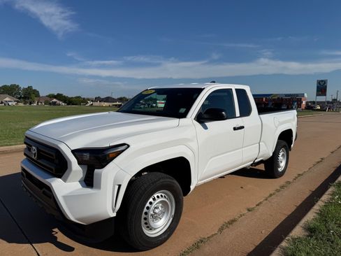 Used 2025 Toyota Tacoma SR RWD image 7