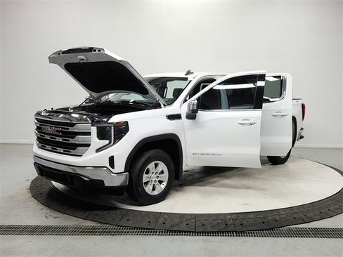 Used 2022 GMC Sierra 1500 SLE image 11