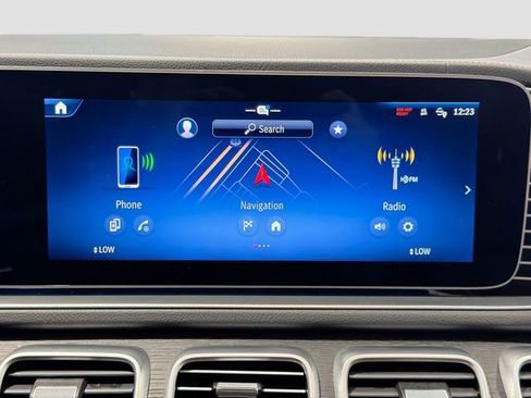 Used 2024 Mercedes-Benz GLS 450 4MATIC image 14