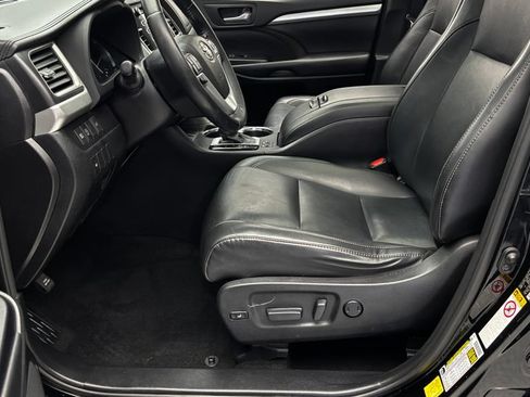Used 2019 Toyota Highlander XLE w/ Protection Package #3 AWD/4WD image 12