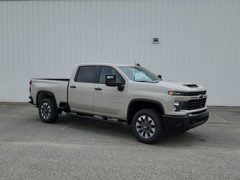 New 2026 Chevrolet Silverado 2500 Custom w/ Custom Value Package AWD/4WD image 17