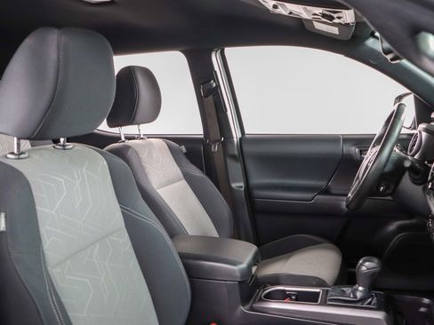 Used 2023 Toyota Tacoma TRD Off-Road image 27