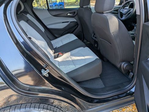 Used 2022 Chevrolet Equinox LS FWD image 23