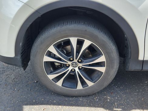 Used 2015 Toyota RAV4 Limited w/ Technology Package AWD/4WD image 29