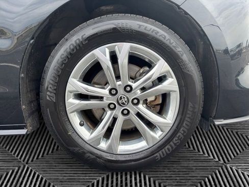 Used 2021 Toyota Sienna Platinum AWD/4WD image 31