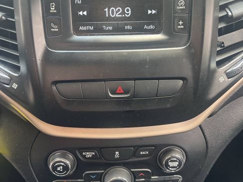 Used 2014 Jeep Cherokee Latitude FWD image 16