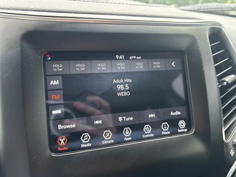 Used 2021 Jeep Cherokee Latitude Plus image 11