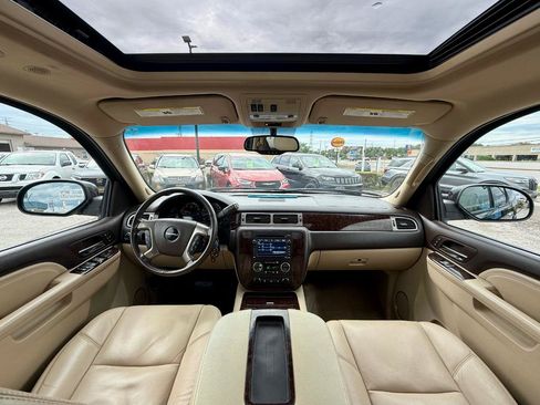 Used 2010 GMC Yukon XL Denali AWD/4WD image 32
