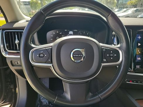 Used 2021 Volvo S60 T5 Momentum image 17