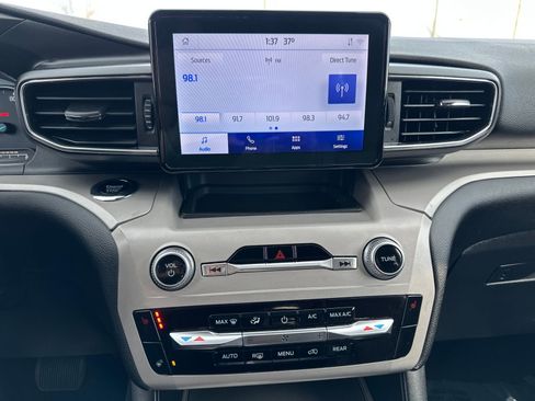 Used 2023 Ford Explorer XLT w/ Equipment Group 202A image 20