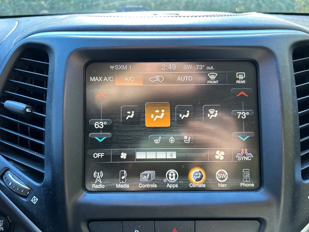 Used 2017 Jeep Cherokee Overland AWD/4WD image 24