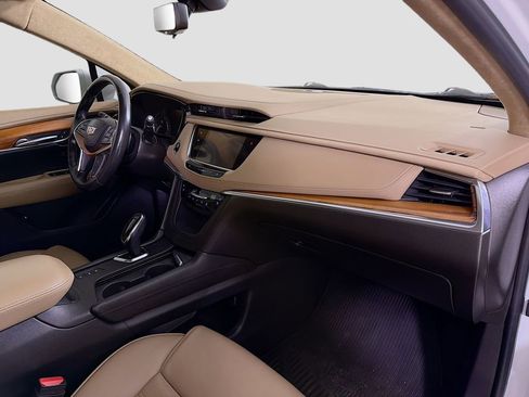 Used 2019 Cadillac XT5 Platinum image 32