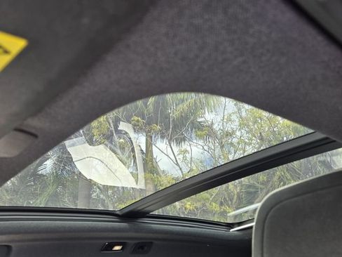 Used 2021 Volvo XC40 P8 Recharge w/ Advanced Package image 16