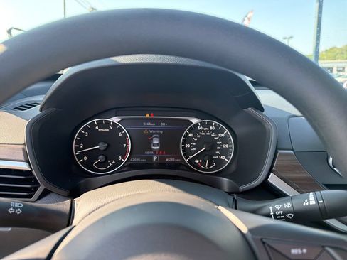 Used 2025 Nissan Altima 2.5 SV FWD image 18