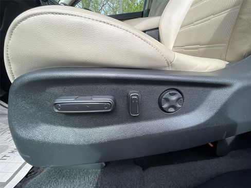 Used 2017 Honda CR-V Touring image 13