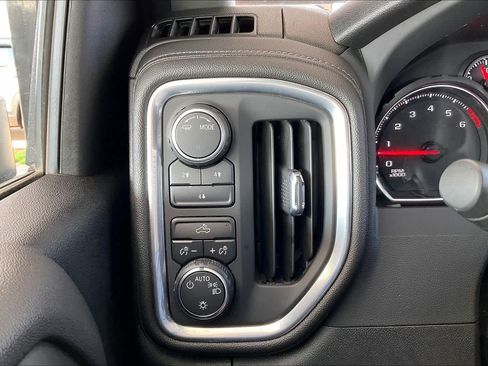 Used 2023 Chevrolet Silverado 2500 LT AWD/4WD image 31