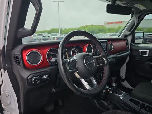 Used 2019 Jeep Wrangler Unlimited Rubicon AWD/4WD image 2