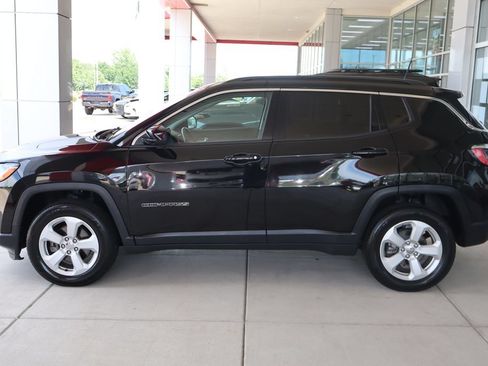 Used 2018 Jeep Compass Latitude AWD/4WD image 4
