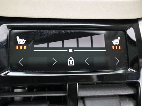 Used 2023 Volvo XC90 T8 Plus w/ Protection Package Premier image 33