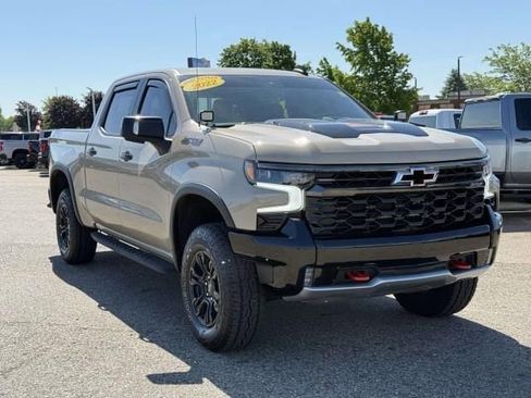 Used 2022 Chevrolet Silverado 1500 ZR2 w/ Technology Package AWD/4WD image 4