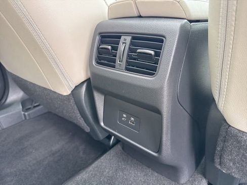 Used 2023 Nissan Rogue SL FWD image 23