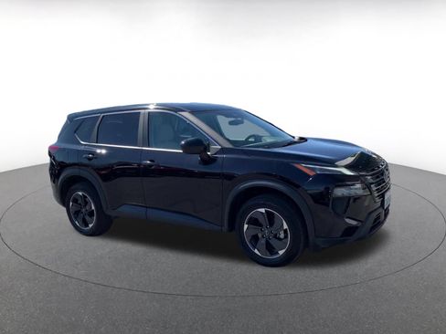 Used 2025 Nissan Rogue SV AWD/4WD image 4