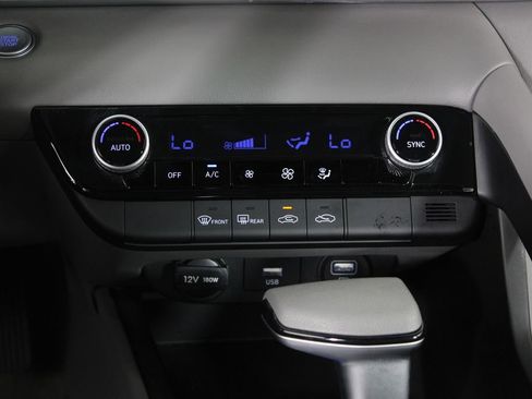Certified 2022 Hyundai Elantra SEL image 20