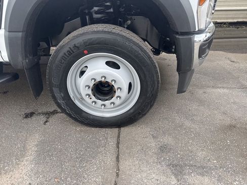 New 2026 Ford F450 XL w/ XL Chrome Package image 3