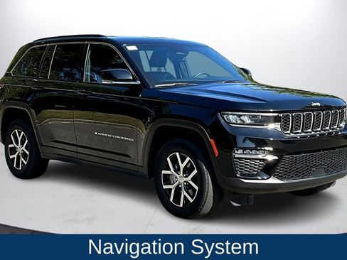 Used 2024 Jeep Grand Cherokee Limited image 2