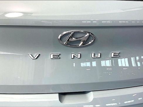 New 2026 Hyundai Venue SE FWD image 32