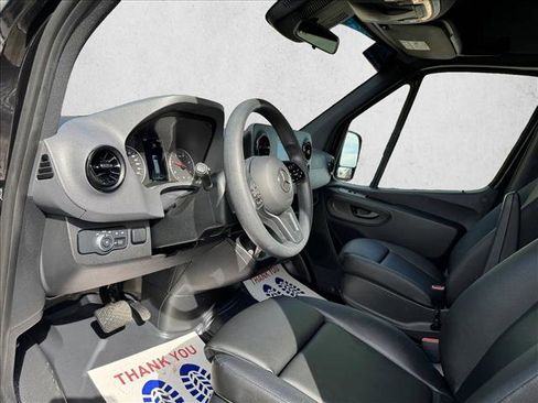 Used 2023 Mercedes-Benz Sprinter 2500 image 11