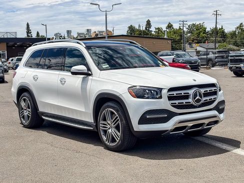 Used 2023 Mercedes-Benz GLS 450 4MATIC image 5