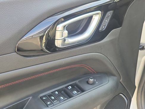 Used 2025 Jeep Compass Trailhawk w/ Trailhawk Elite Group AWD/4WD image 23