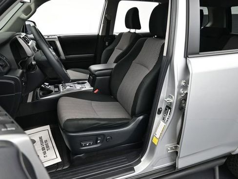 Used 2022 Toyota 4Runner SR5 AWD/4WD image 11